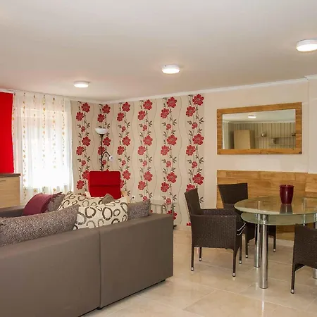 13 Tatil Evi Balatonkeresztúr